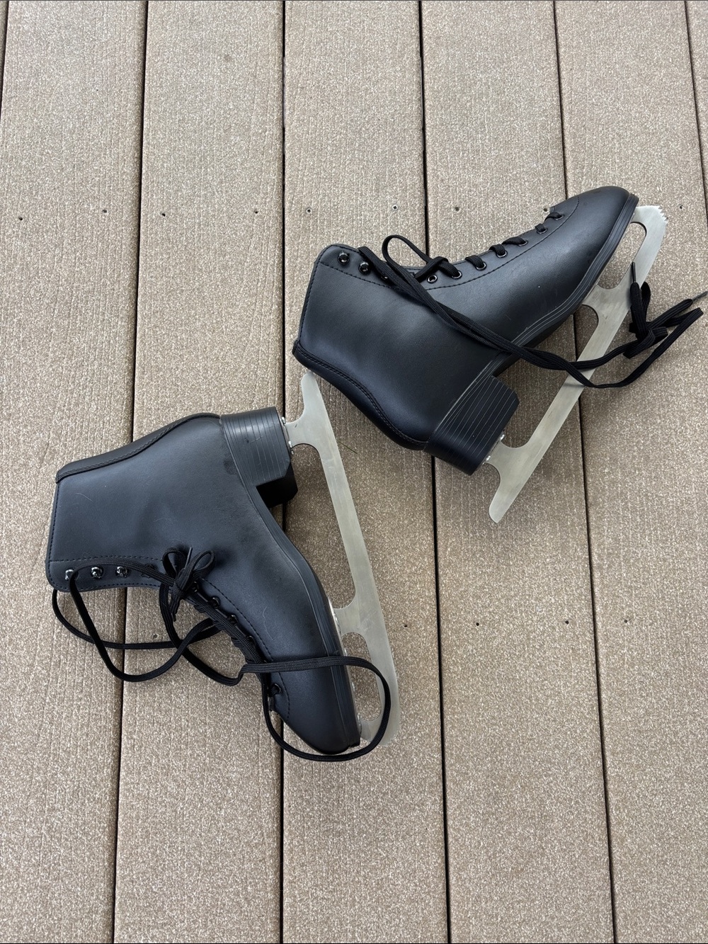 Men's Black Lace-Up Figure Ice Skates